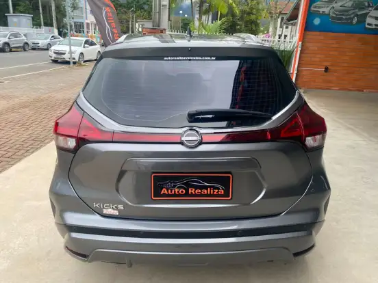 NISSAN-KICKS-2022
