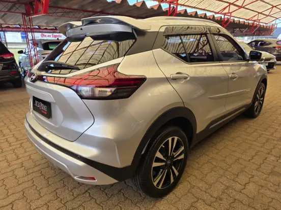 NISSAN-KICKS-2023