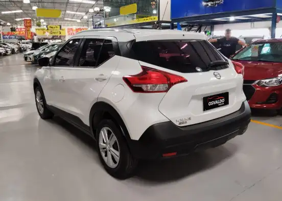NISSAN-KICKS-2020