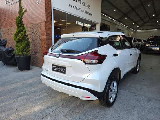 NISSAN-KICKS-2024