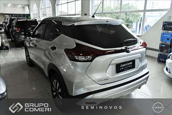 NISSAN-KICKS-2023