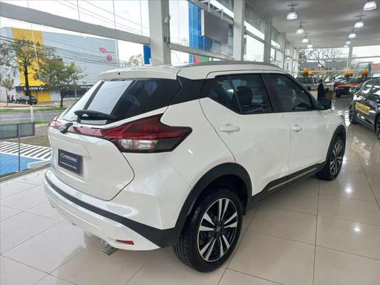 NISSAN-KICKS-2023