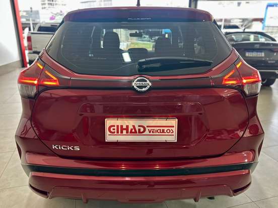 NISSAN-KICKS-2022