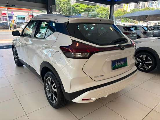 NISSAN-KICKS-2023