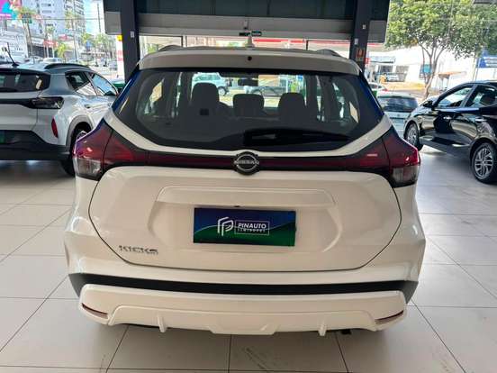 NISSAN-KICKS-2023