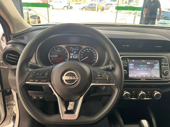 NISSAN-KICKS-2023