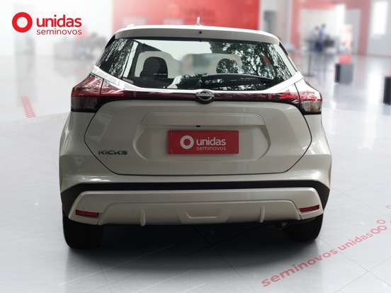 NISSAN-KICKS-2023