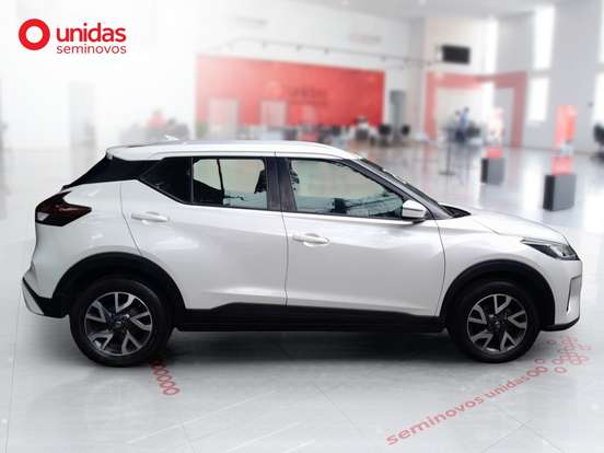 NISSAN-KICKS-2023