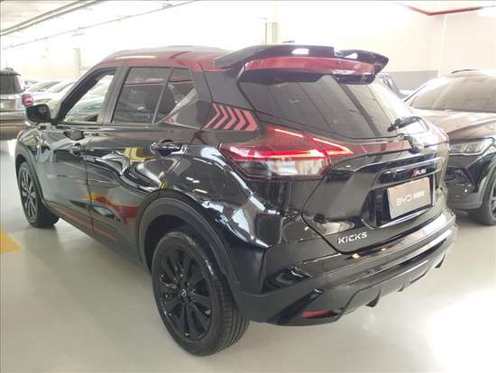 NISSAN-KICKS-2023
