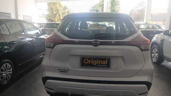 NISSAN-KICKS PLAY-2025