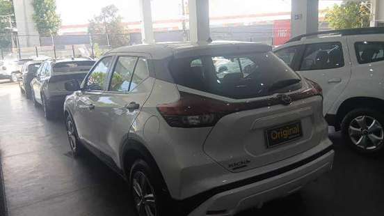 NISSAN-KICKS PLAY-2025