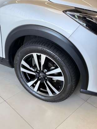 NISSAN-KICKS PLAY-2025