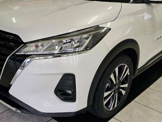 NISSAN-KICKS PLAY-2025