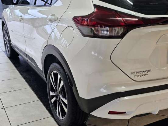 NISSAN-KICKS PLAY-2025