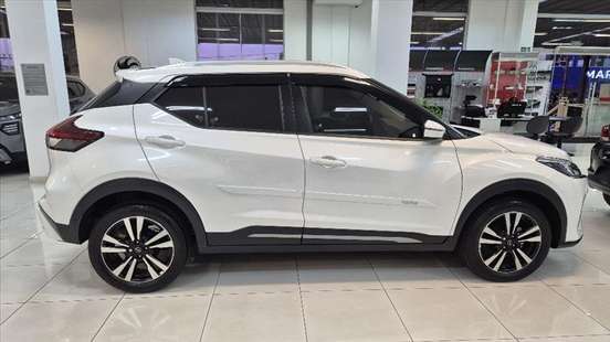 NISSAN-KICKS PLAY-2025