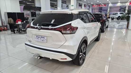 NISSAN-KICKS PLAY-2025