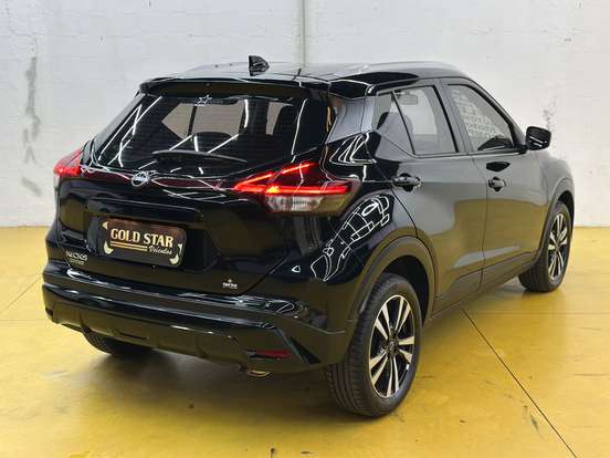 NISSAN-KICKS PLAY-2025