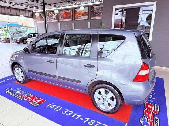 NISSAN-LIVINA-2011