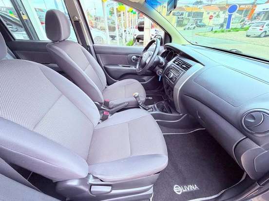 NISSAN-LIVINA-2011
