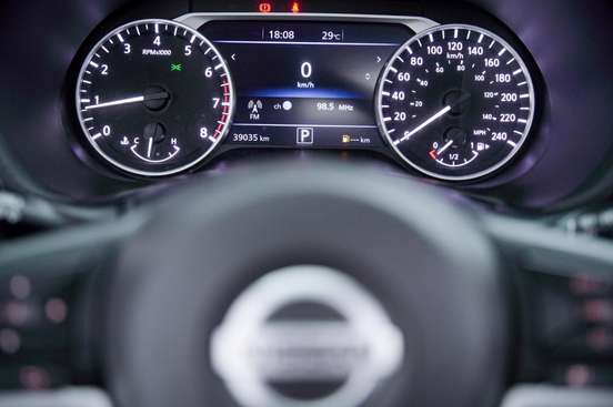 NISSAN-SENTRA-2023