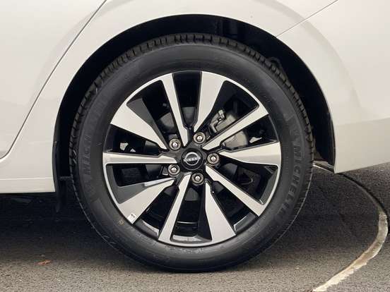 NISSAN-SENTRA-2025