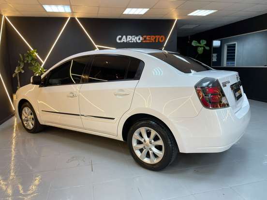 NISSAN-SENTRA-2012