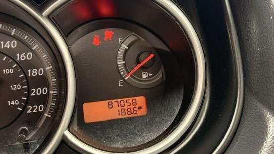 NISSAN-TIIDA-2013