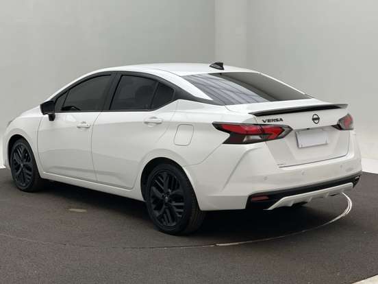 NISSAN-VERSA-2025