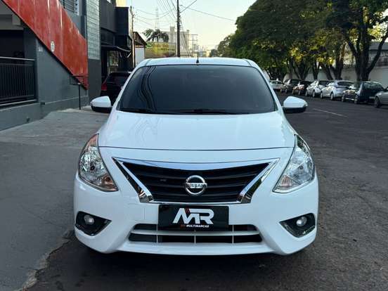 NISSAN-VERSA-2016