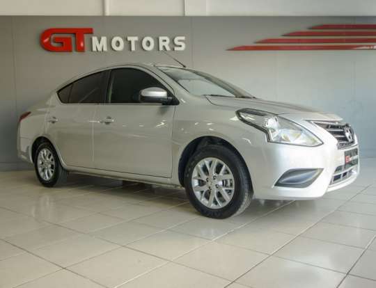 NISSAN-VERSA-2017