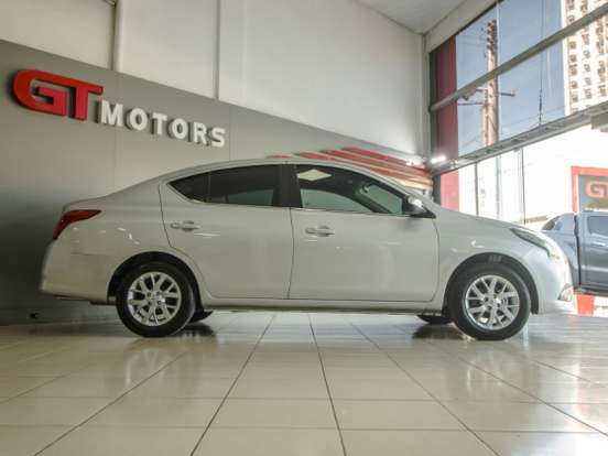 NISSAN-VERSA-1.6 16V FLEX SV 4P XTRONIC NISSAN-VERSA-2017
