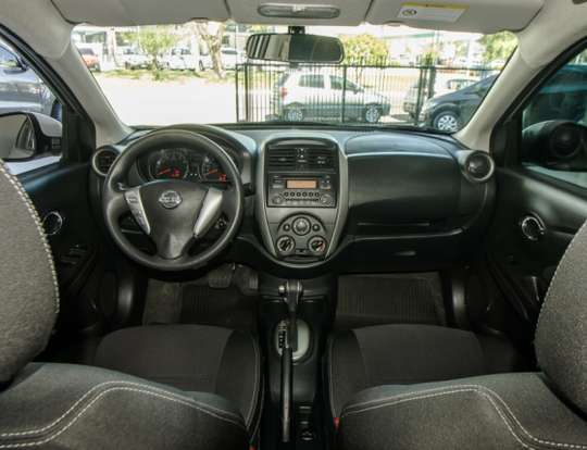 NISSAN-VERSA-2017