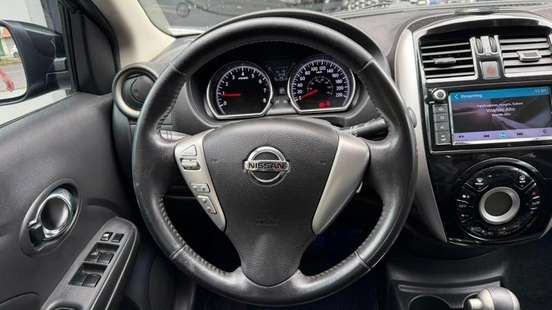 NISSAN-VERSA-2019