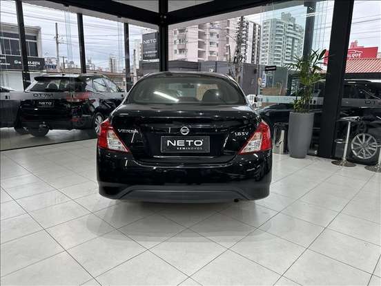 NISSAN-VERSA-2019