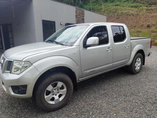 NISSAN-FRONTIER-2015
