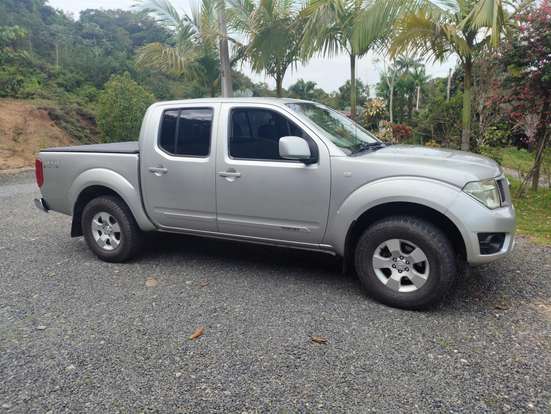 NISSAN-FRONTIER-2015