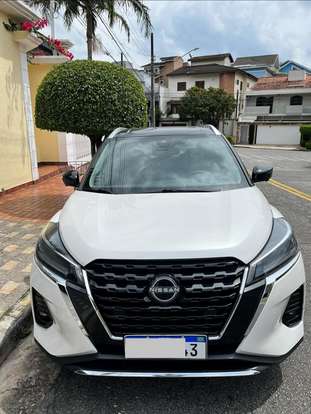 NISSAN-KICKS-2023