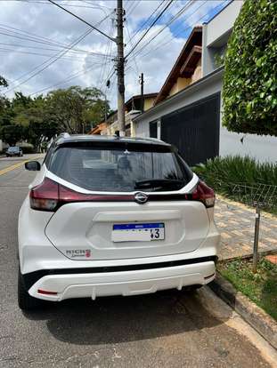 NISSAN-KICKS-2023