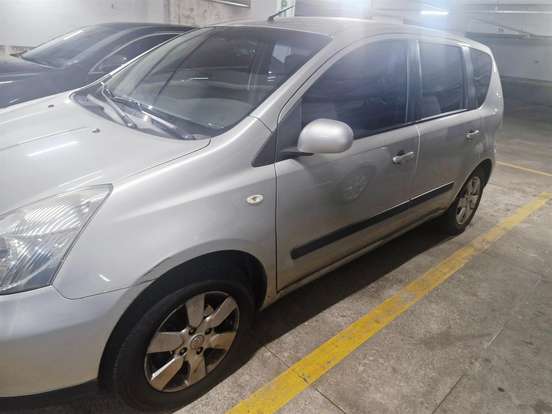 NISSAN-LIVINA-1.8 SL 16V FLEX 4P AUTOMÁTICO NISSAN-LIVINA-2010