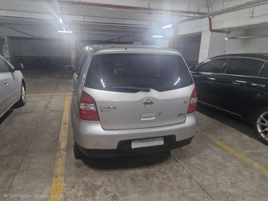 NISSAN-LIVINA-2010