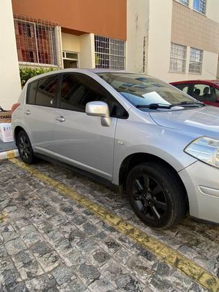 NISSAN TIIDA 1.8 S 16V GASOLINA 4P AUTOMÁTICO
