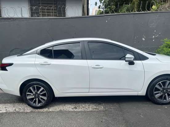 NISSAN-VERSA-2023