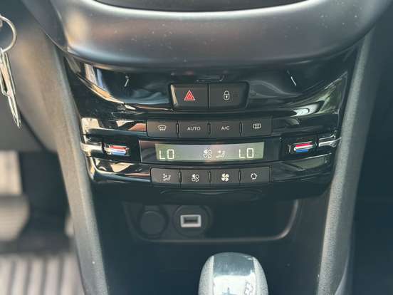 PEUGEOT-2008-2022