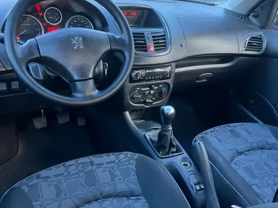 PEUGEOT-207-1.4 XR 8V FLEX 4P MANUAL PEUGEOT-207-2010