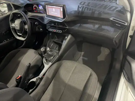 PEUGEOT-208-2023