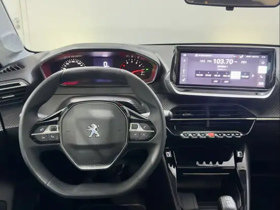 PEUGEOT-208-2023