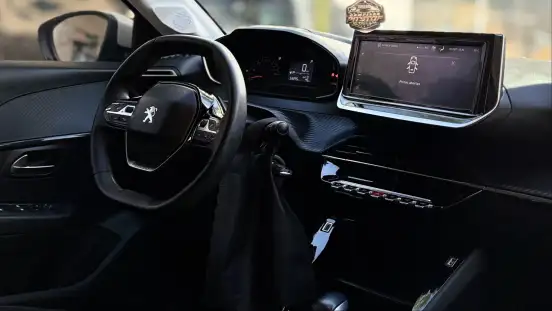 PEUGEOT-208-2022