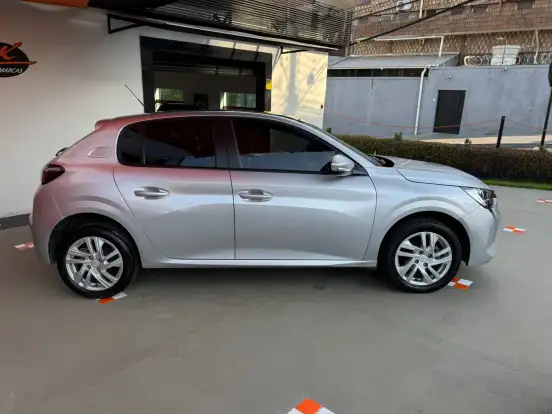 PEUGEOT-208-2020