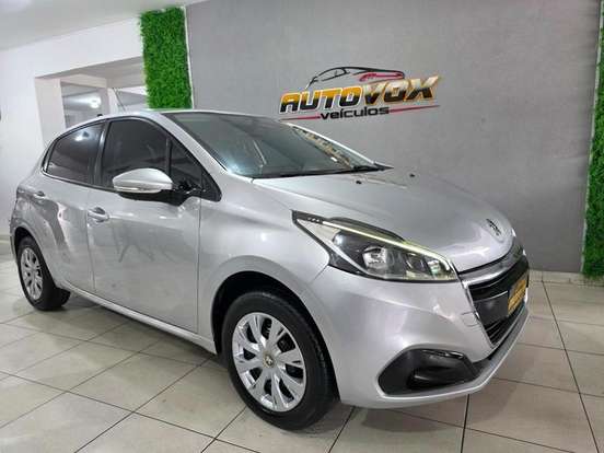 PEUGEOT-208-2017