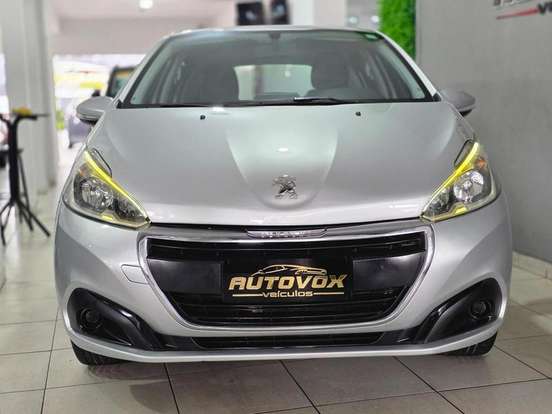 PEUGEOT-208-2017